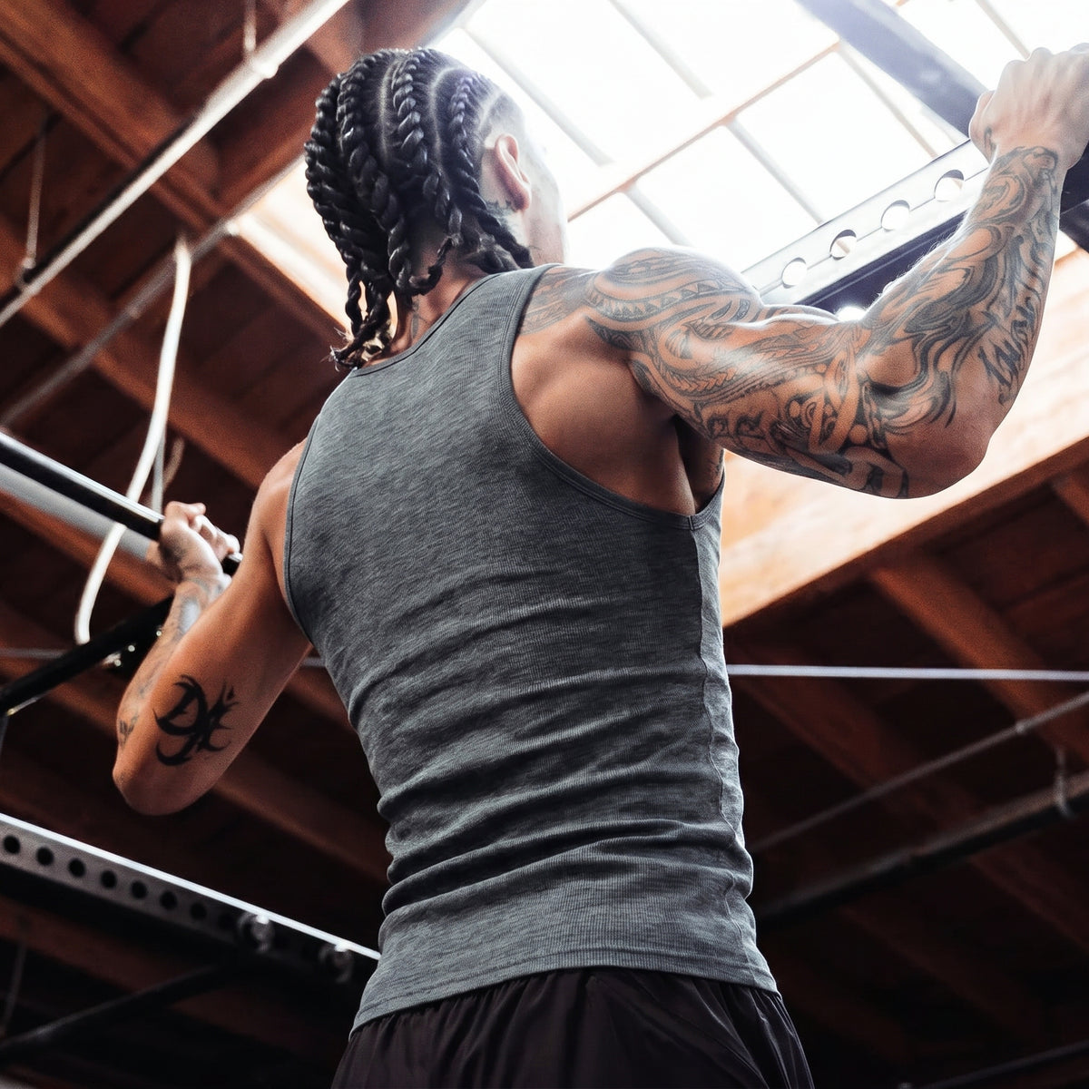 Back view of the Beater tank during a pull-up