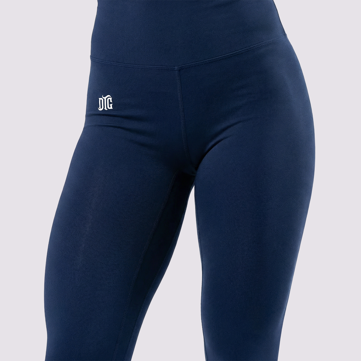 Waistband detail on the navy seamless performance leggings