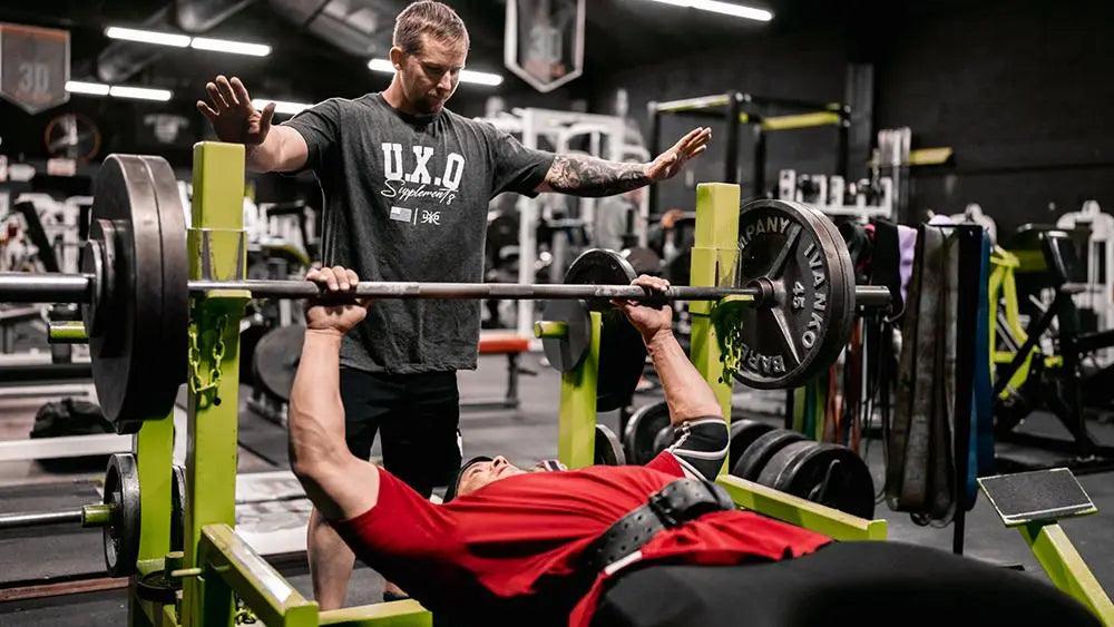 Incline vs flat bench press angle setup for targeting the chest