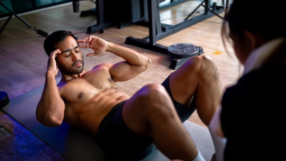 What Taking 10 Minutes of Abs a Day Taught Me About Discipline