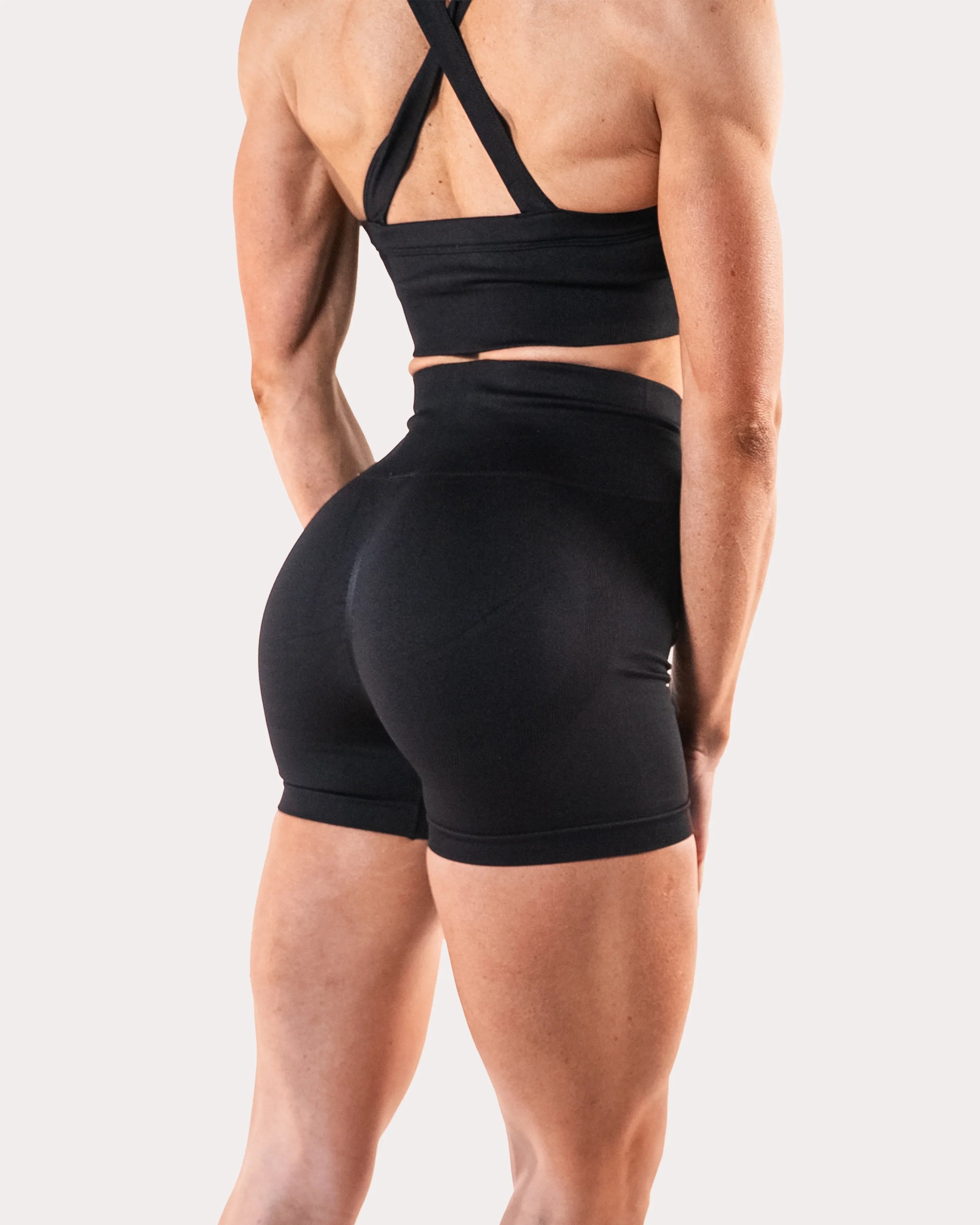 Seamless Performance Shorts